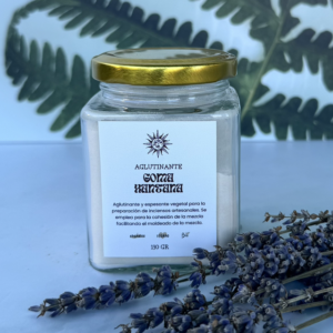 Frasco de cristal rellena con goma xantana. Aglutinante para hacer inciensos